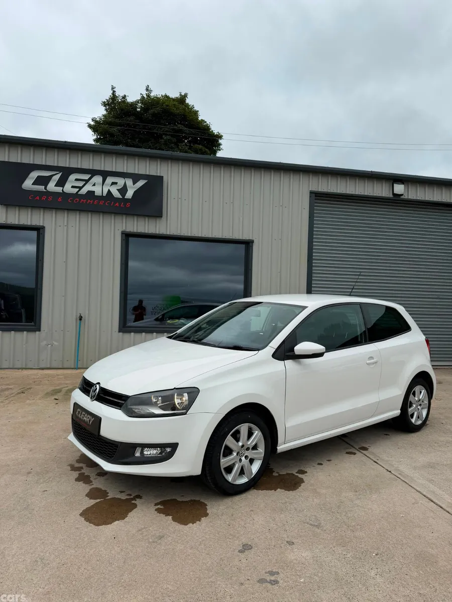 Volkswagen Polo Hatchback, Petrol, 2013, White