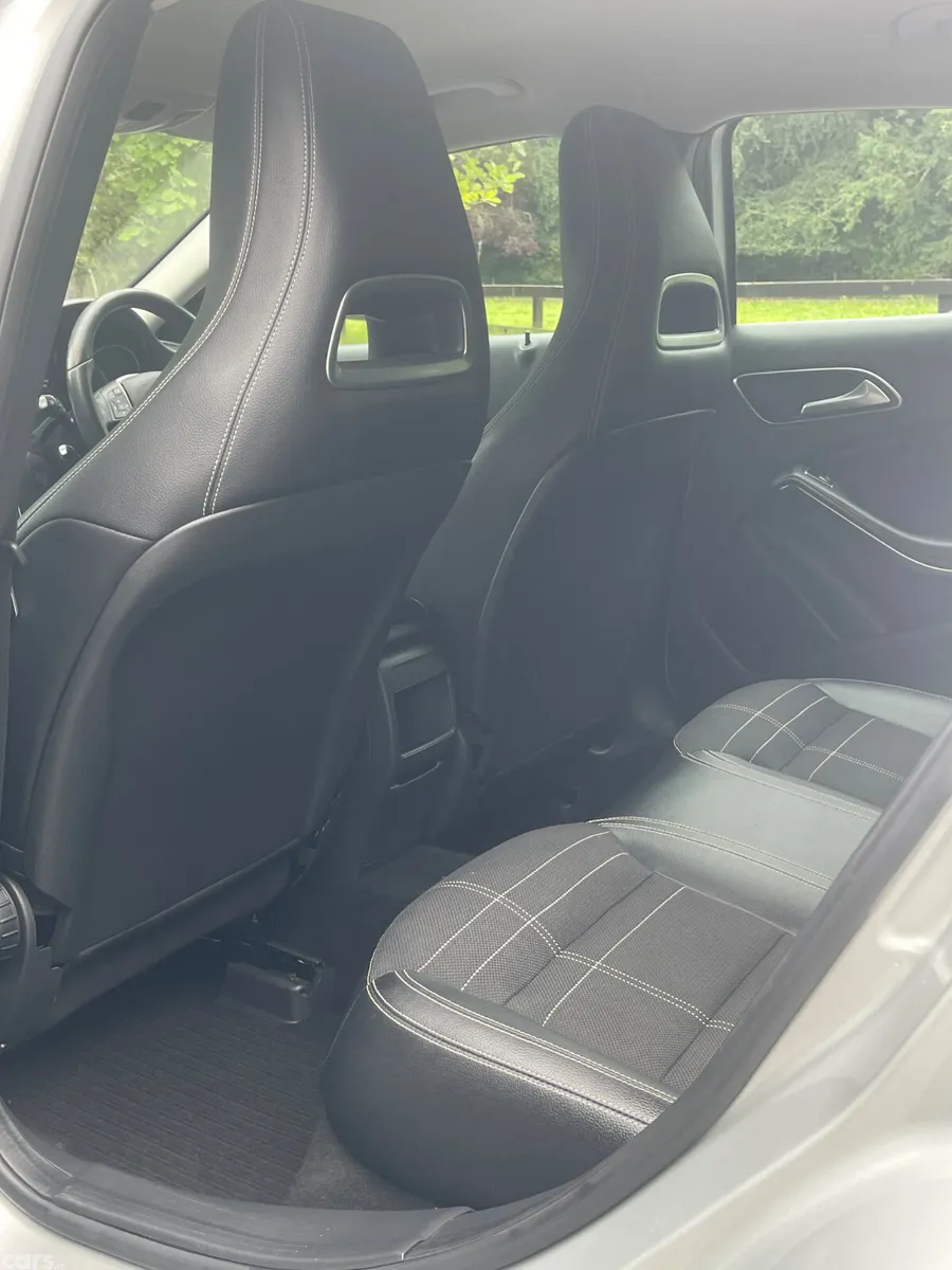 Mercedes-Benz GLA SUV, Diesel, 2015, Silver