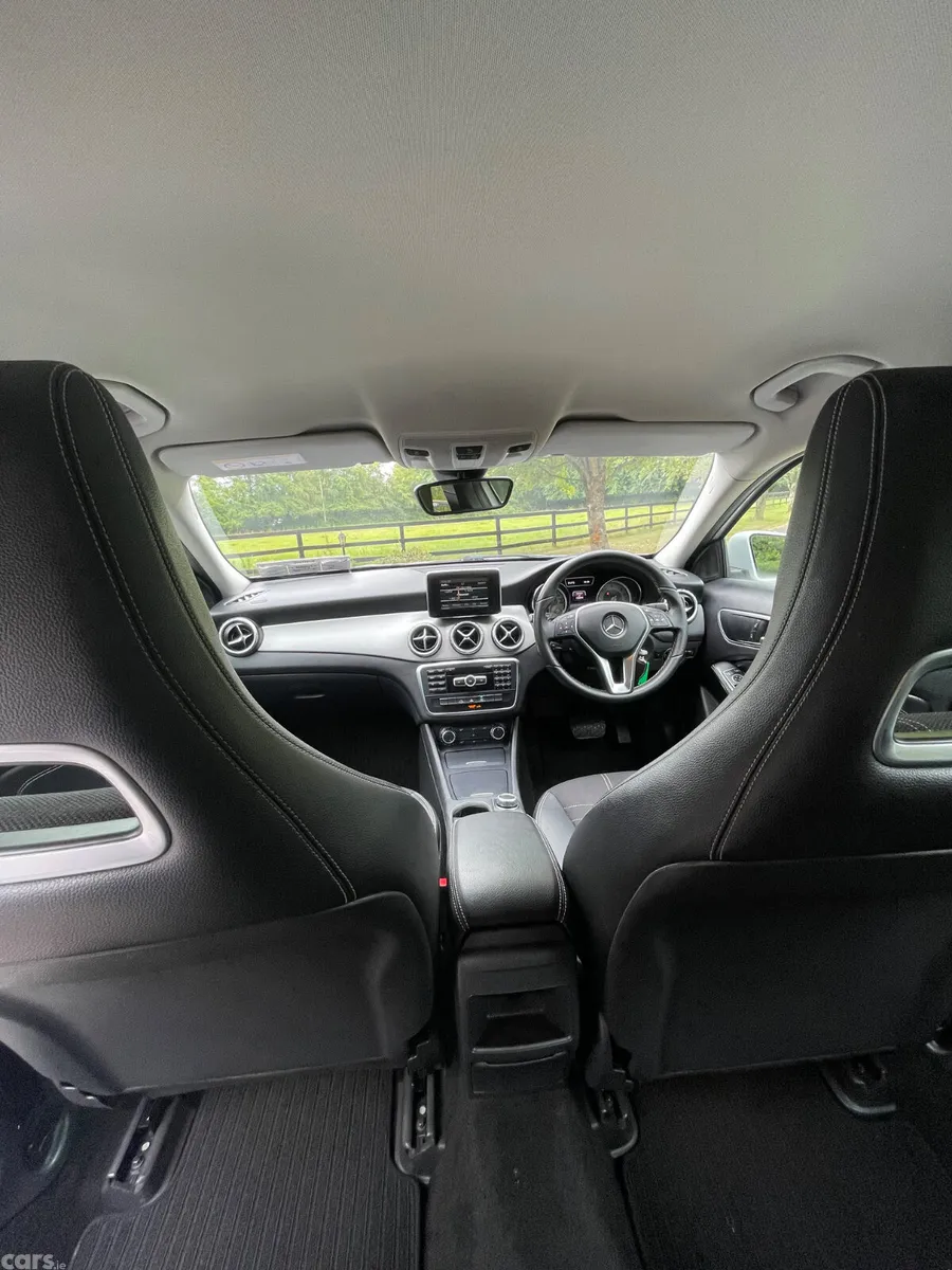 Mercedes-Benz GLA SUV, Diesel, 2015, Silver