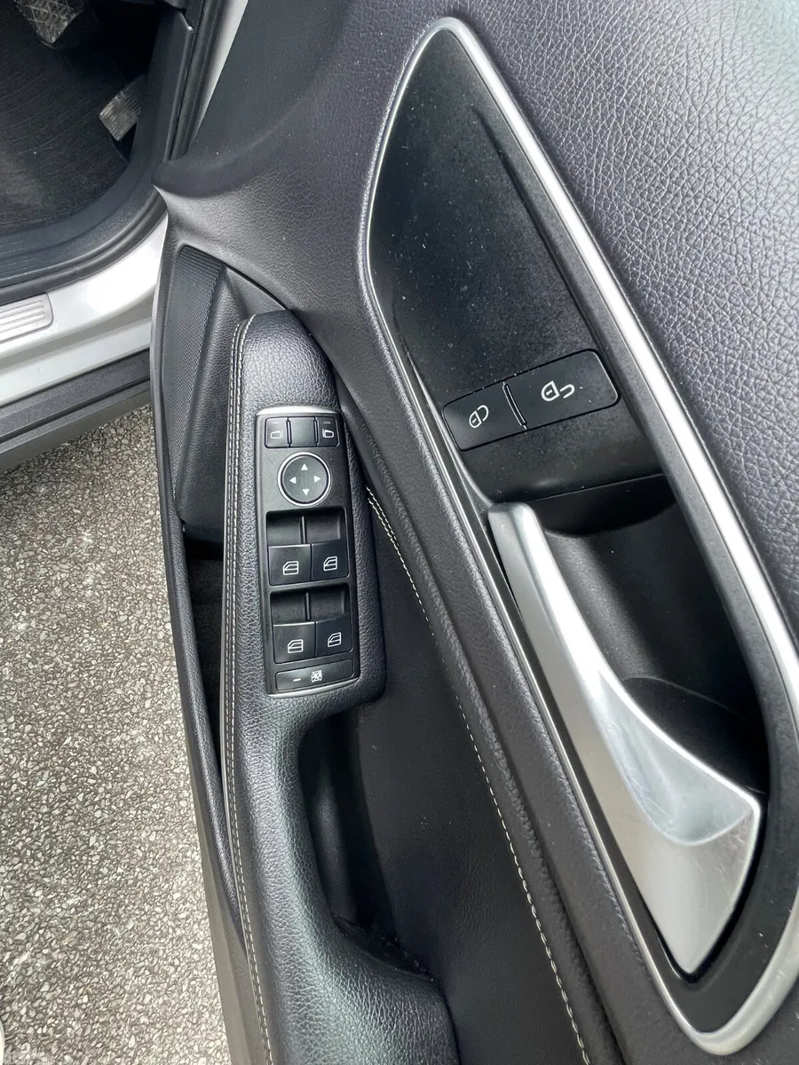 Mercedes-Benz GLA SUV, Diesel, 2015, Silver