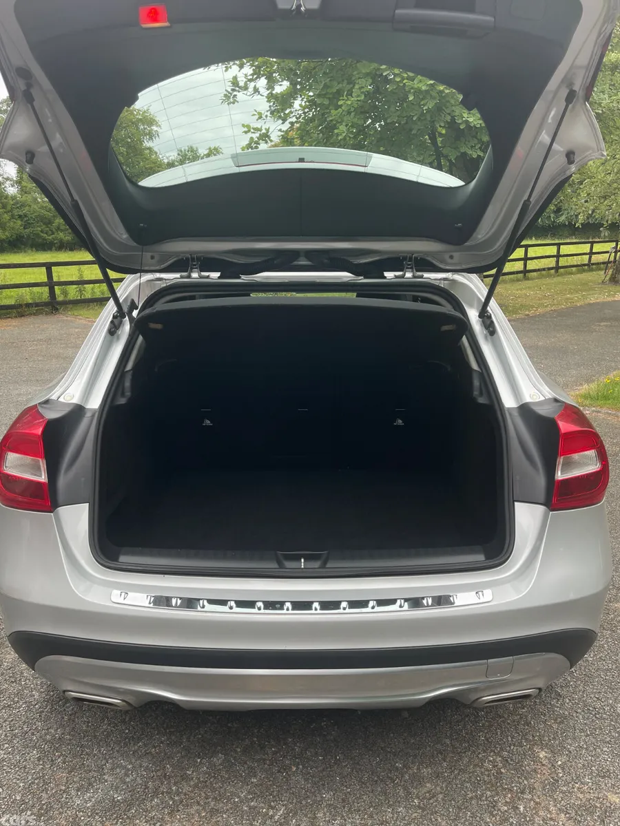 Mercedes-Benz GLA SUV, Diesel, 2015, Silver