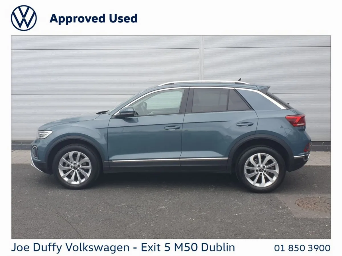 Volkswagen T-Roc SUV, Petrol, 2024, Blue