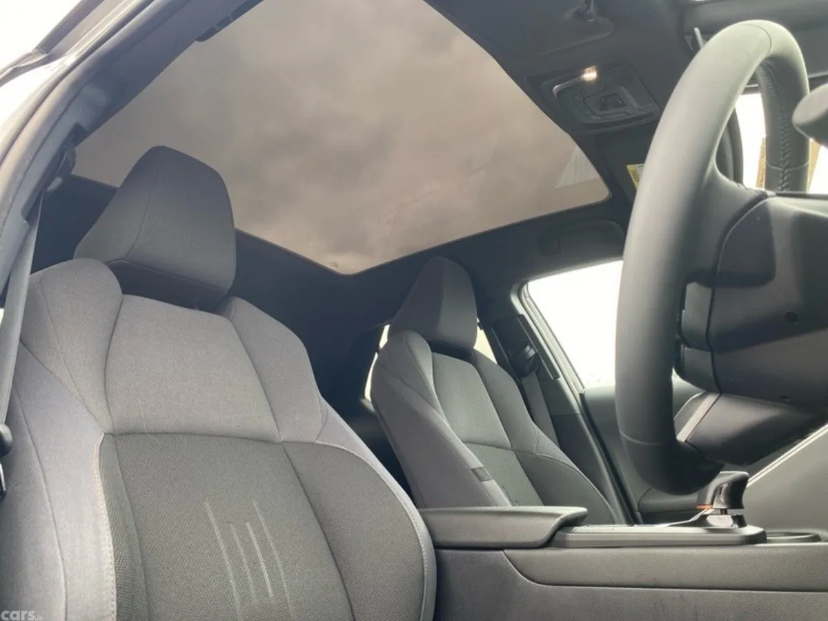 Toyota C-HR SUV, Petrol Hybrid, 2024, Grey
