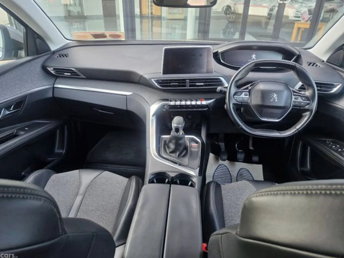 Peugeot 3008 MPV, Diesel, 2019, Grey