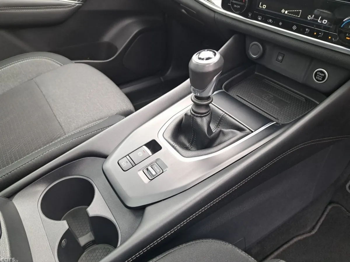 Nissan Qashqai SUV, Petrol, 2024, Grey