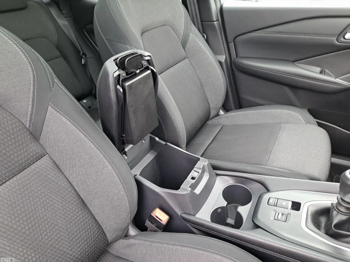 Nissan Qashqai SUV, Petrol, 2024, Grey