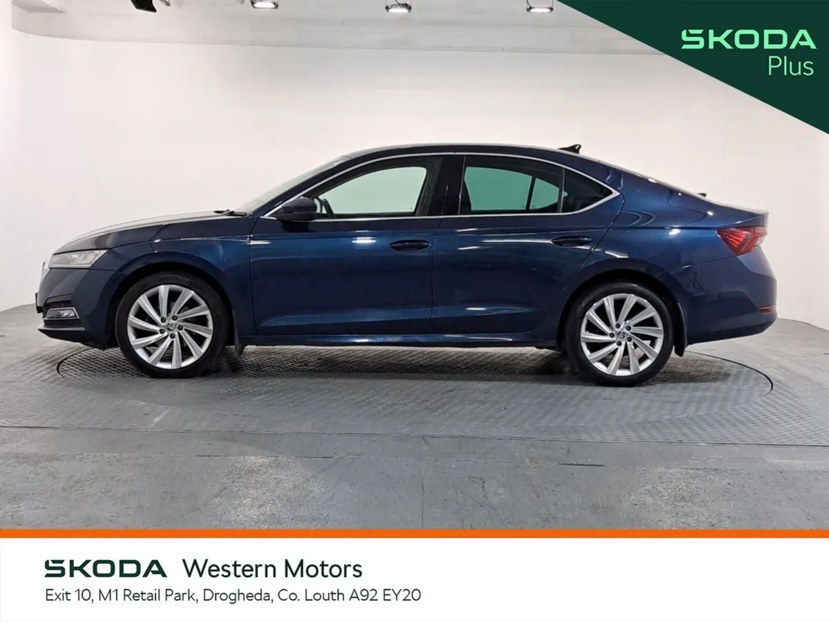 Skoda Octavia Saloon, Diesel, 2023, Blue