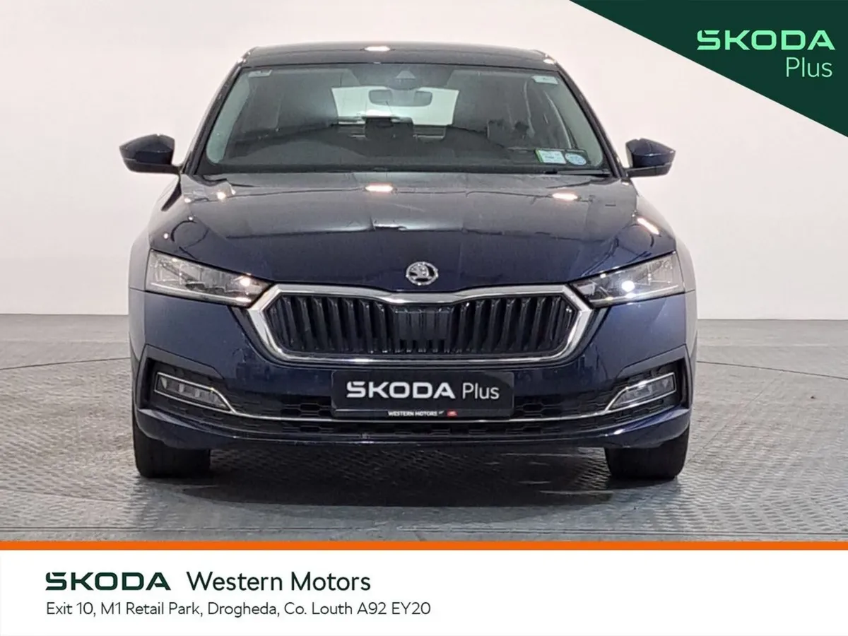 Skoda Octavia Saloon, Diesel, 2023, Blue
