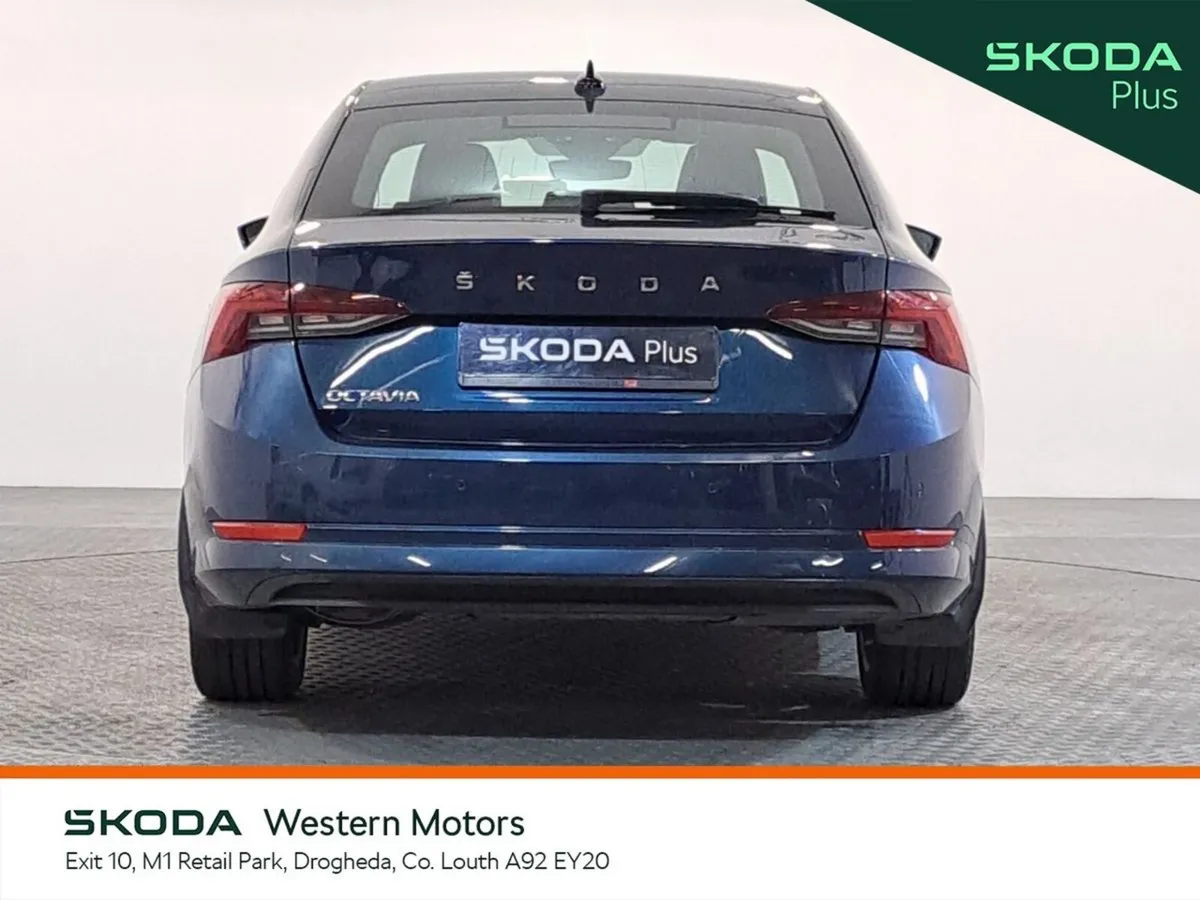 Skoda Octavia Saloon, Diesel, 2023, Blue