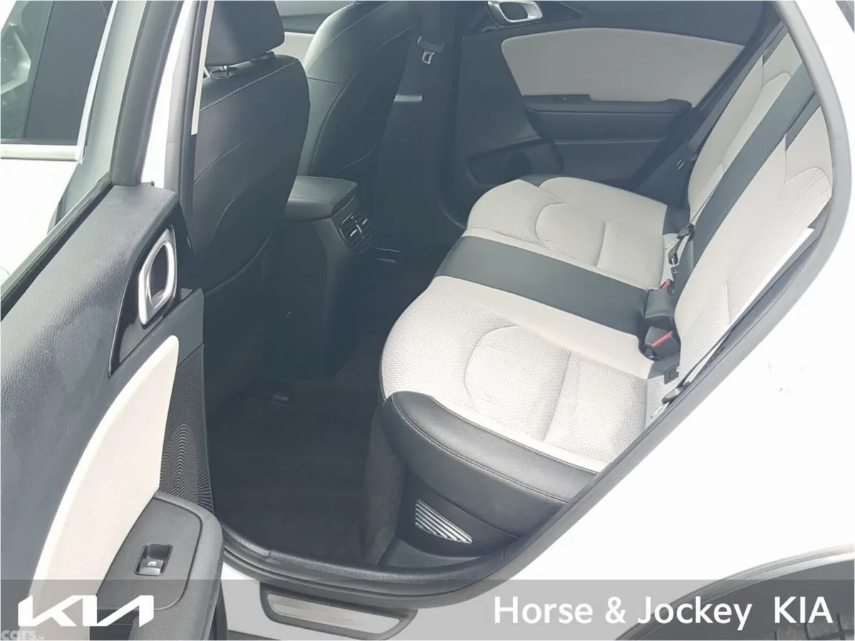 Kia XCeed Hatchback, Petrol Plug-in Hybrid, 2020, White