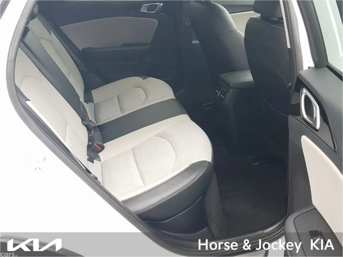 Kia XCeed Hatchback, Petrol Plug-in Hybrid, 2020, White