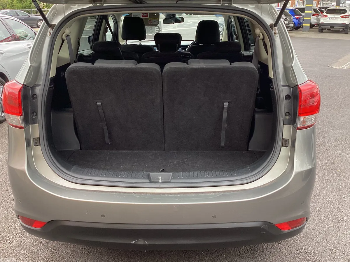 Kia Carens MPV, Diesel, 2015, Silver