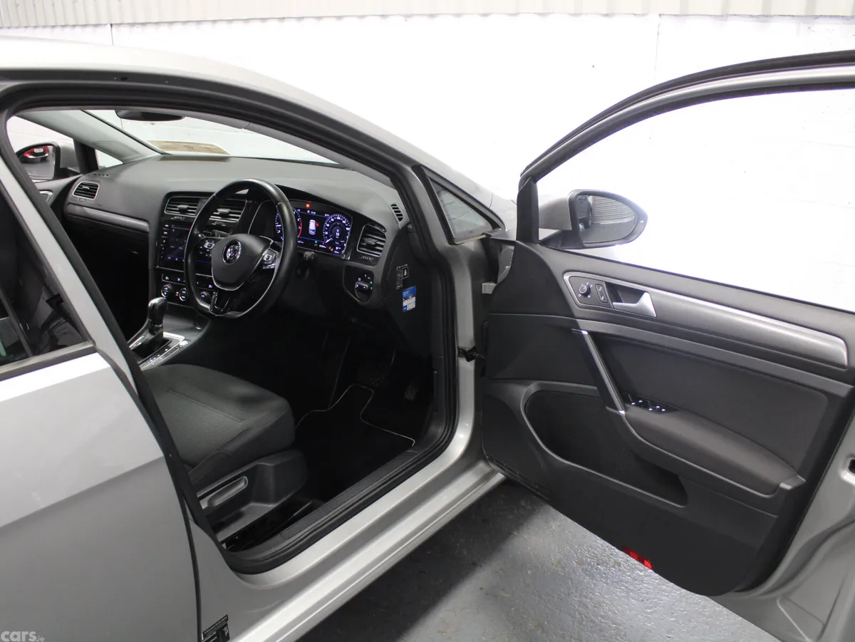 Volkswagen Golf Hatchback, Petrol, 2019, Silver