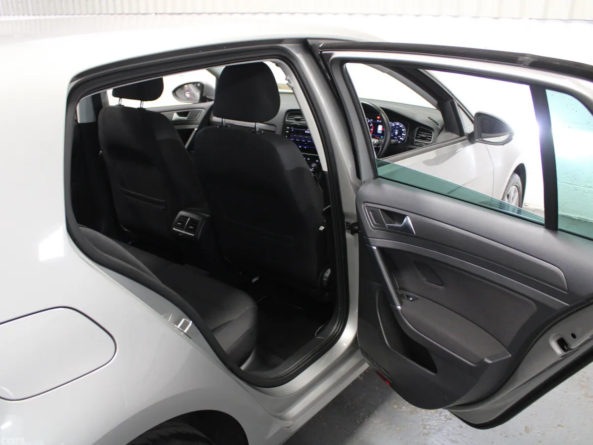 Volkswagen Golf Hatchback, Petrol, 2019, Silver