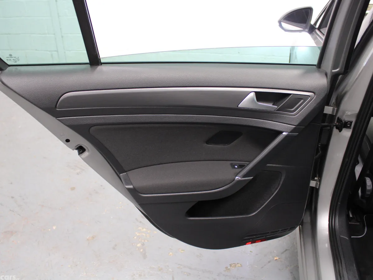 Volkswagen Golf Hatchback, Petrol, 2019, Silver