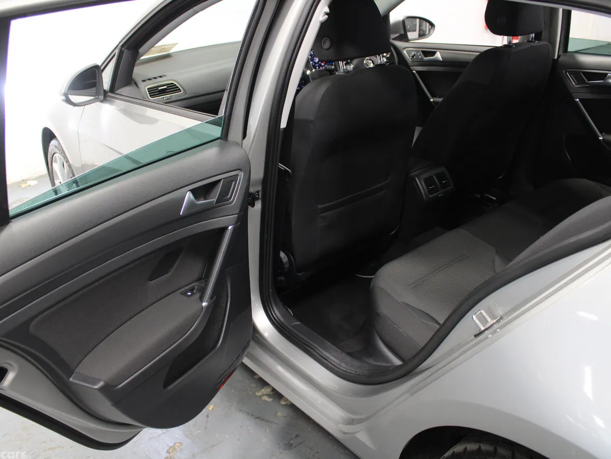 Volkswagen Golf Hatchback, Petrol, 2019, Silver