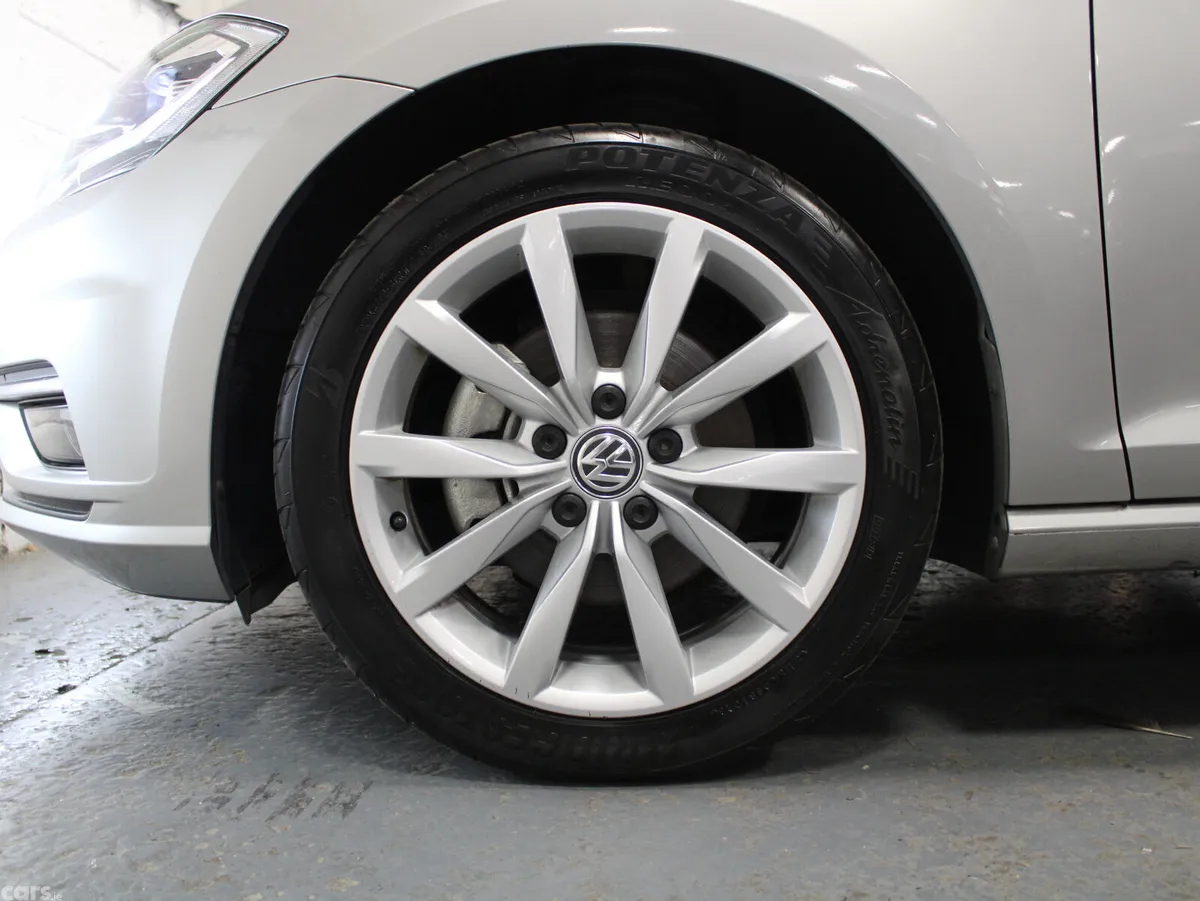 Volkswagen Golf Hatchback, Petrol, 2019, Silver