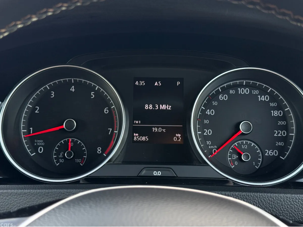 Volkswagen Golf Hatchback, Petrol, 2014, White