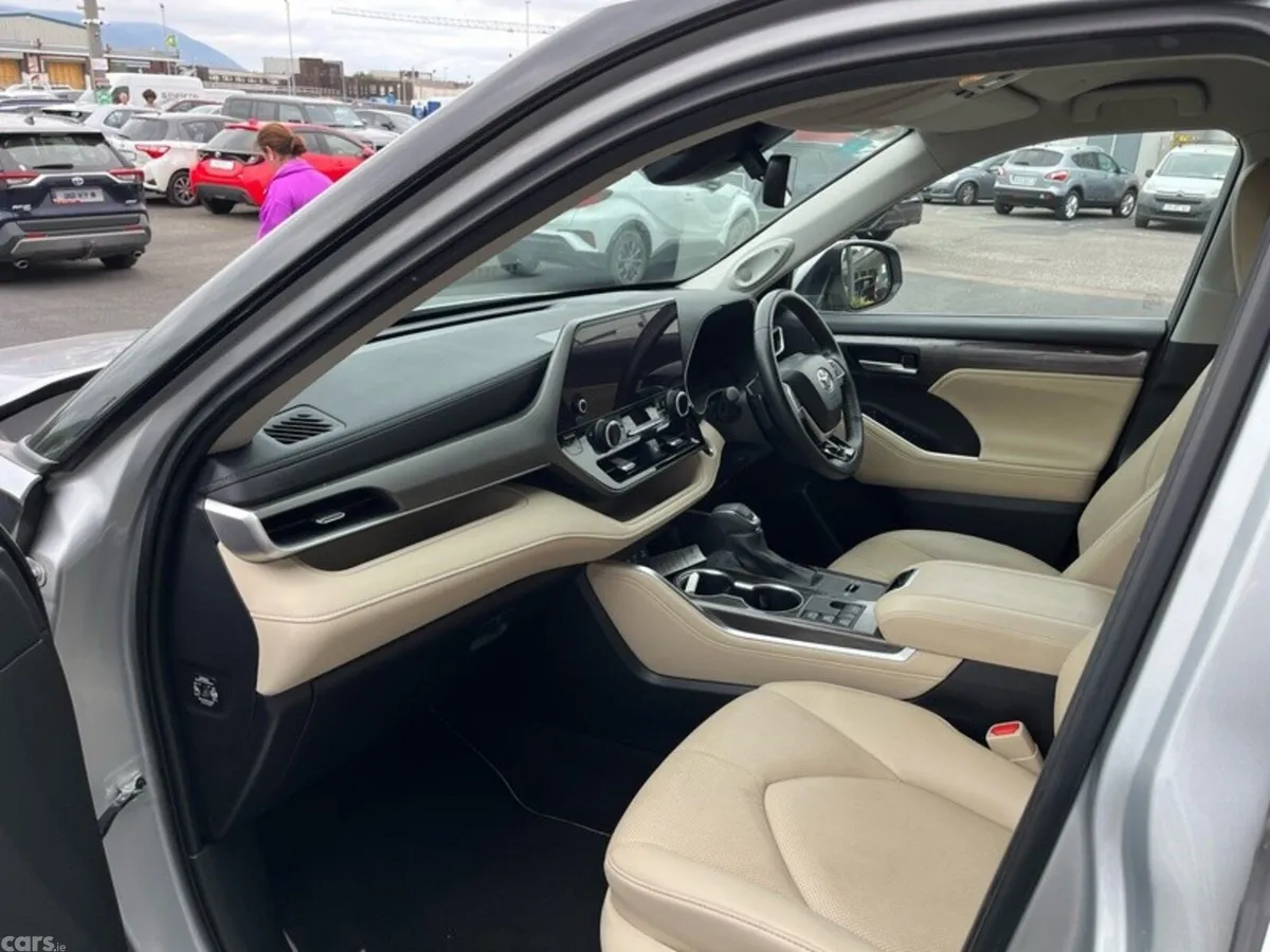 Toyota Highlander Estate, Petrol Hybrid, 2024, Grey