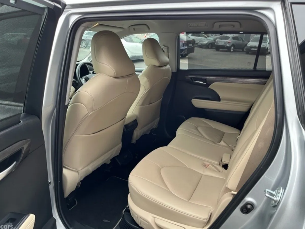 Toyota Highlander Estate, Petrol Hybrid, 2024, Grey