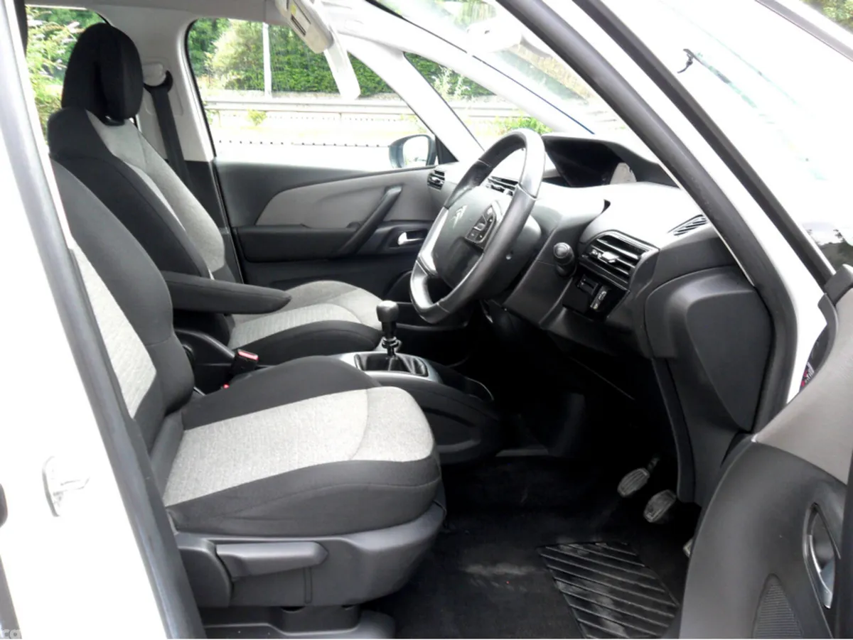 Citroen Grand C4 Picasso MPV, Diesel, 2015, White