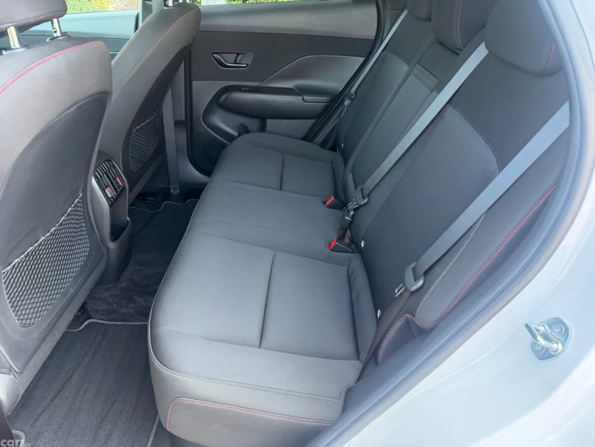 Hyundai KONA MPV, Petrol Hybrid, 2025, White