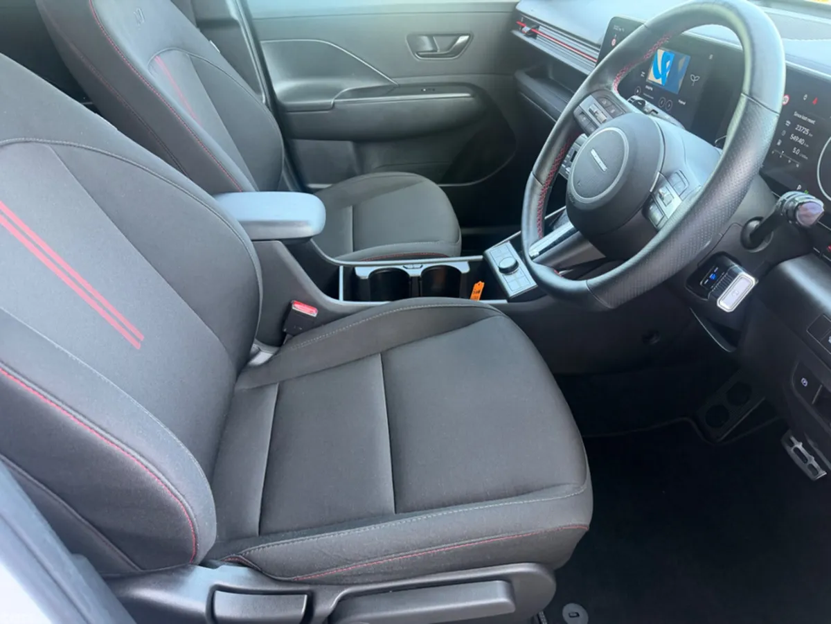 Hyundai KONA MPV, Petrol Hybrid, 2025, White