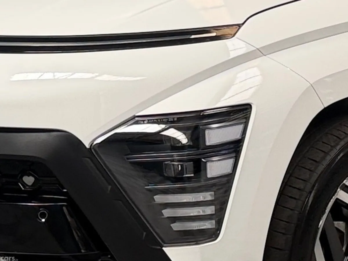 Hyundai KONA MPV, Petrol Hybrid, 2025, White