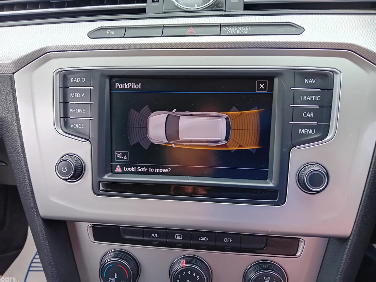 Volkswagen Passat Estate, Diesel, 2017, White