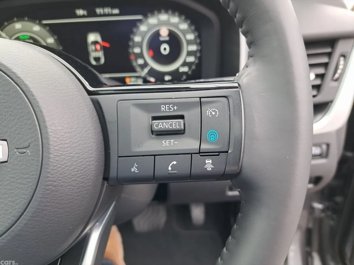 Nissan Qashqai SUV, Petrol Hybrid, 2025, Grey