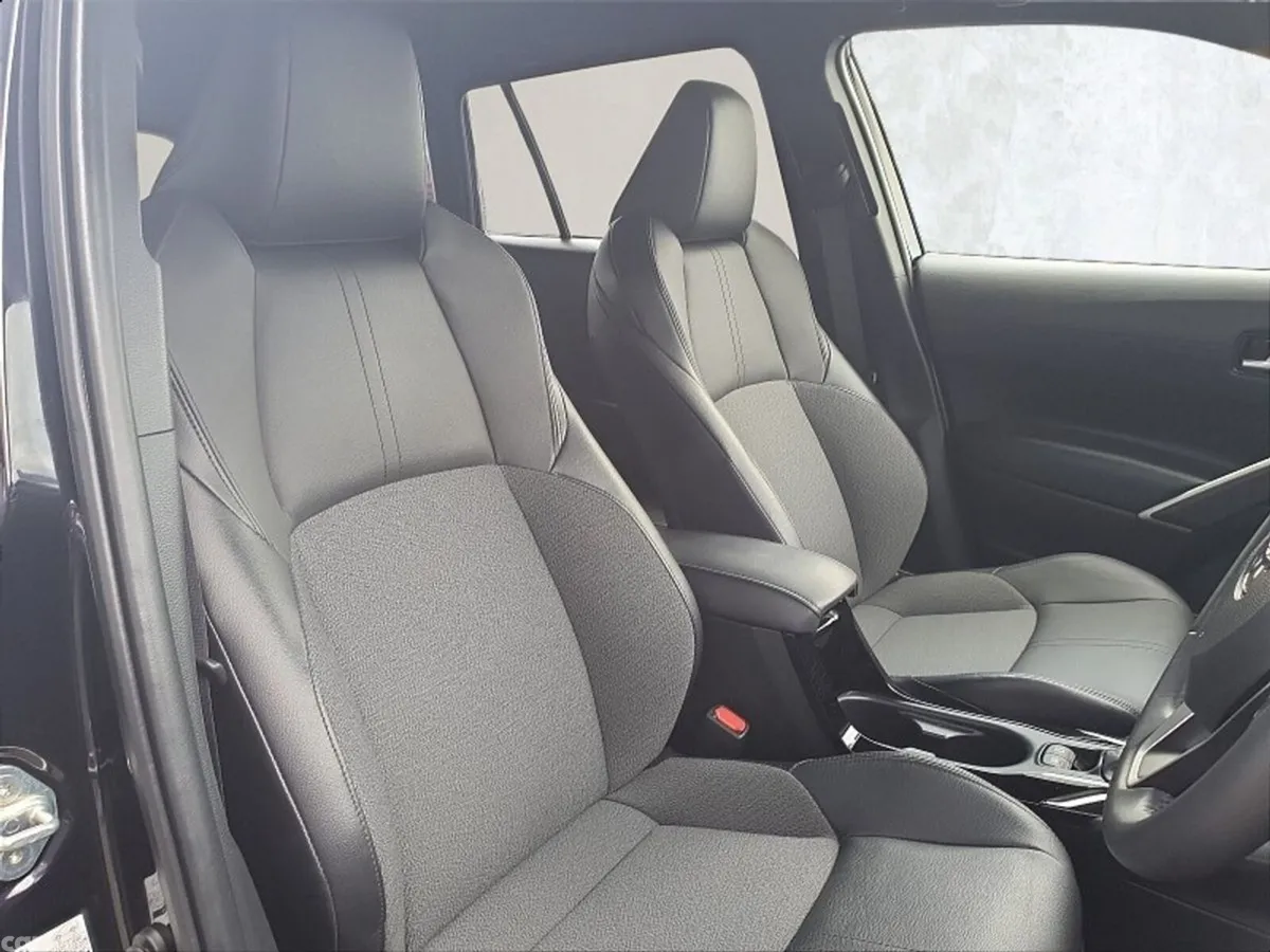 Toyota Corolla Cross SUV, Petrol Hybrid, 2022, Black