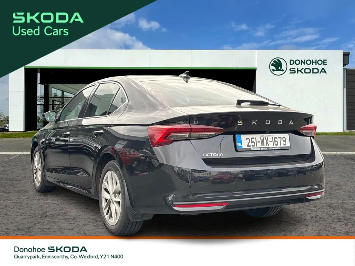Skoda Octavia Saloon, Diesel, 2025, Black