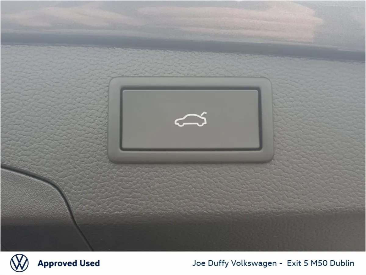 Volkswagen Passat Estate, Diesel, 2026, Grey