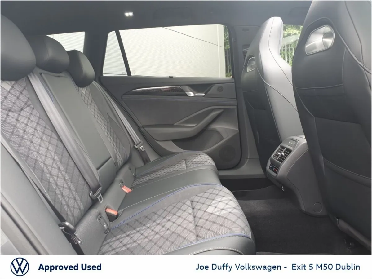 Volkswagen Passat Estate, Diesel, 2026, Grey