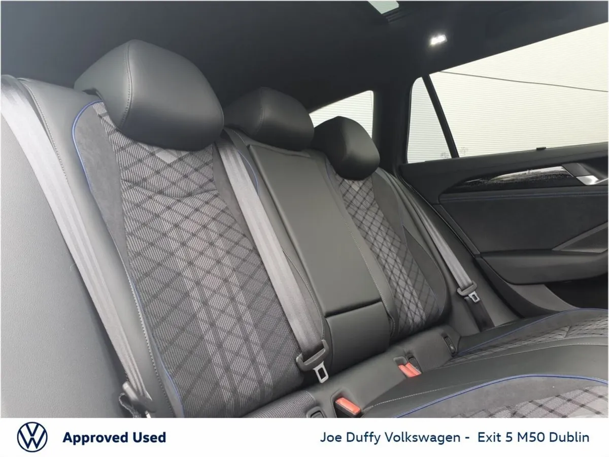 Volkswagen Passat Estate, Diesel, 2026, Grey