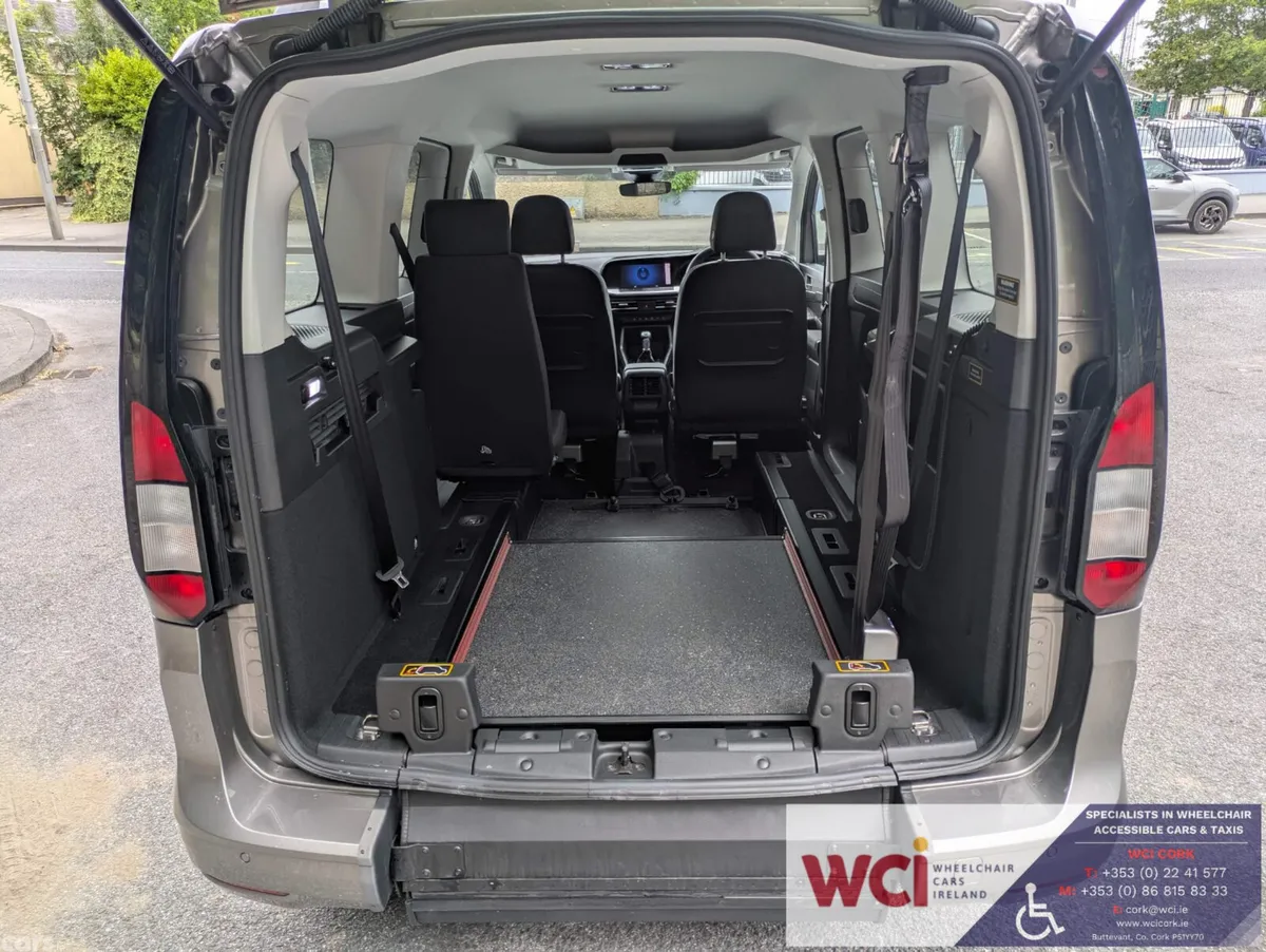 Ford Tourneo Connect MPV, Diesel, 2024, Silver