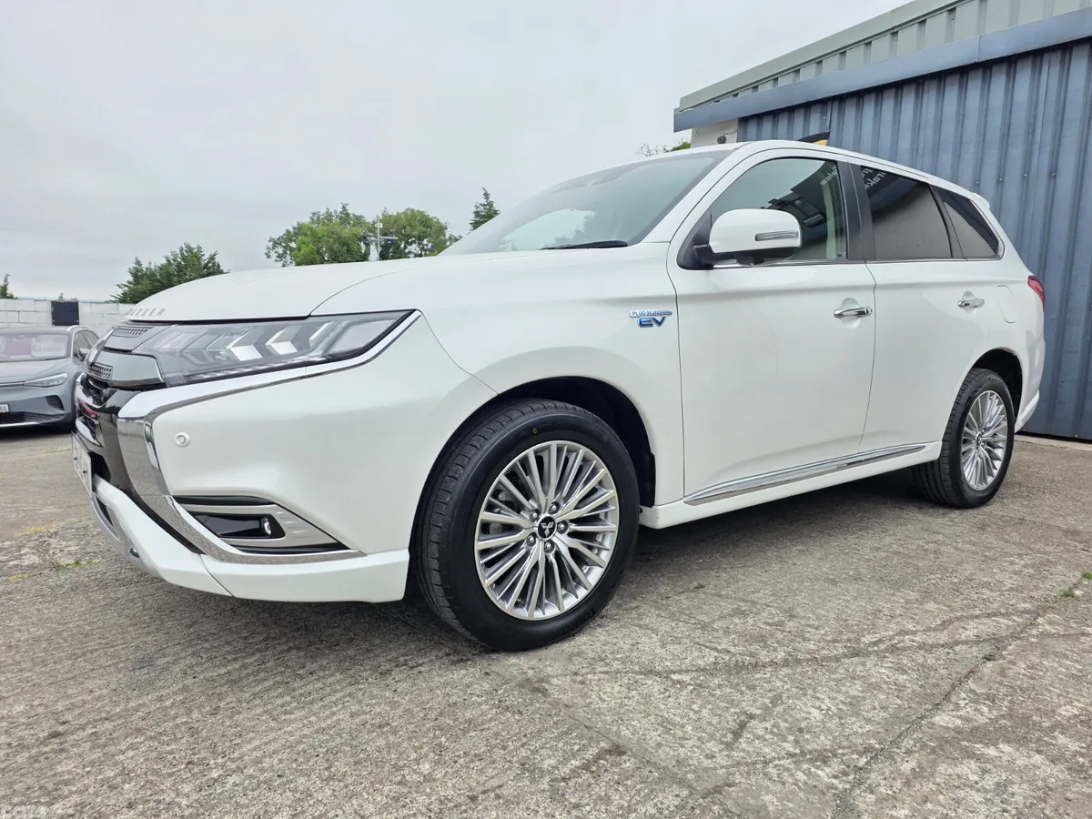 Mitsubishi Outlander SUV, Petrol Plug-in Hybrid, 2022, White