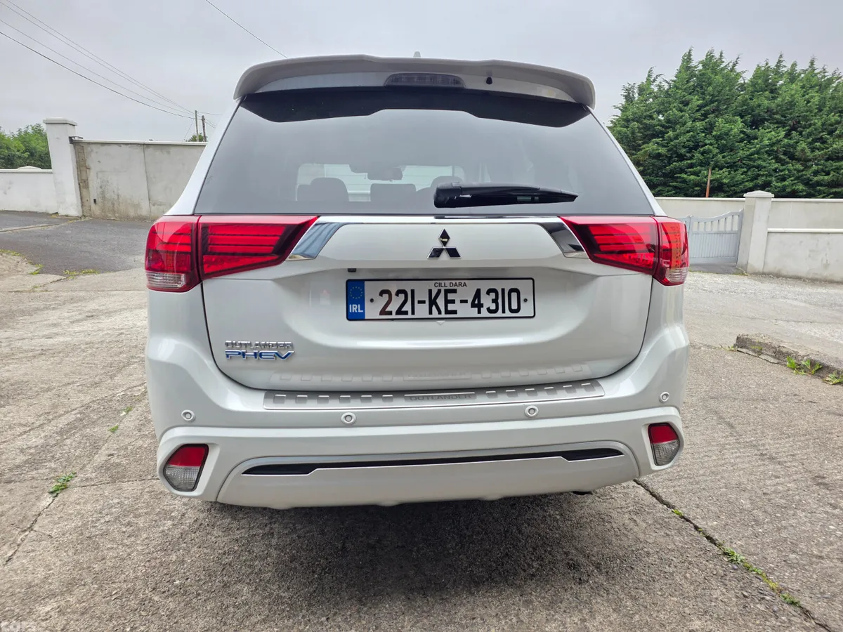 Mitsubishi Outlander SUV, Petrol Plug-in Hybrid, 2022, White