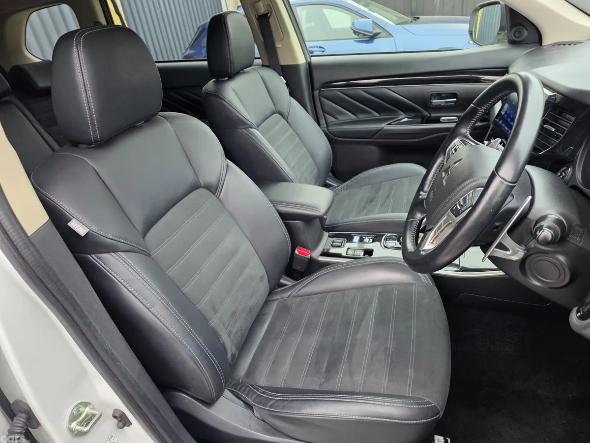 Mitsubishi Outlander SUV, Petrol Plug-in Hybrid, 2022, White