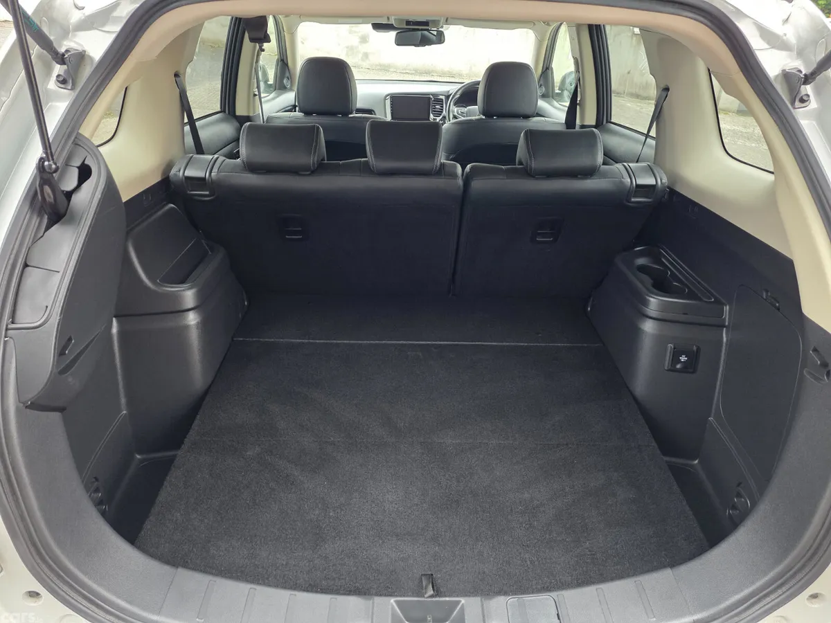 Mitsubishi Outlander SUV, Petrol Plug-in Hybrid, 2022, White