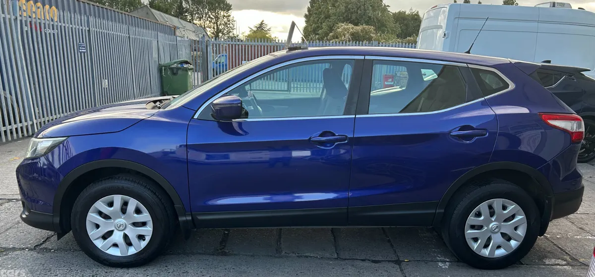 Nissan Qashqai Hatchback, Diesel, 2015, Blue