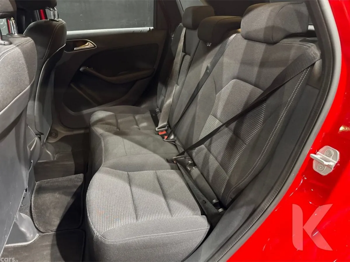 Mercedes-Benz B-Class Hatchback, Petrol, 2017, Red