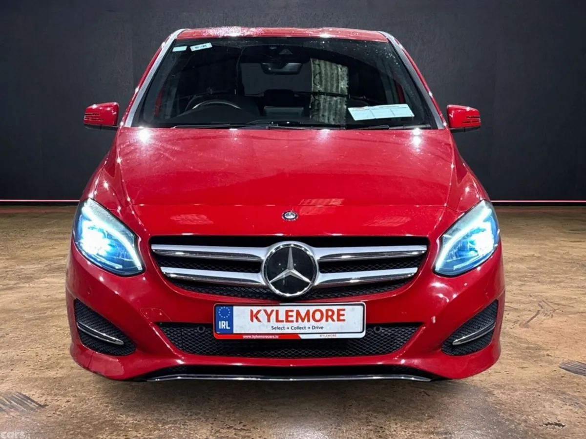 Mercedes-Benz B-Class Hatchback, Petrol, 2017, Red