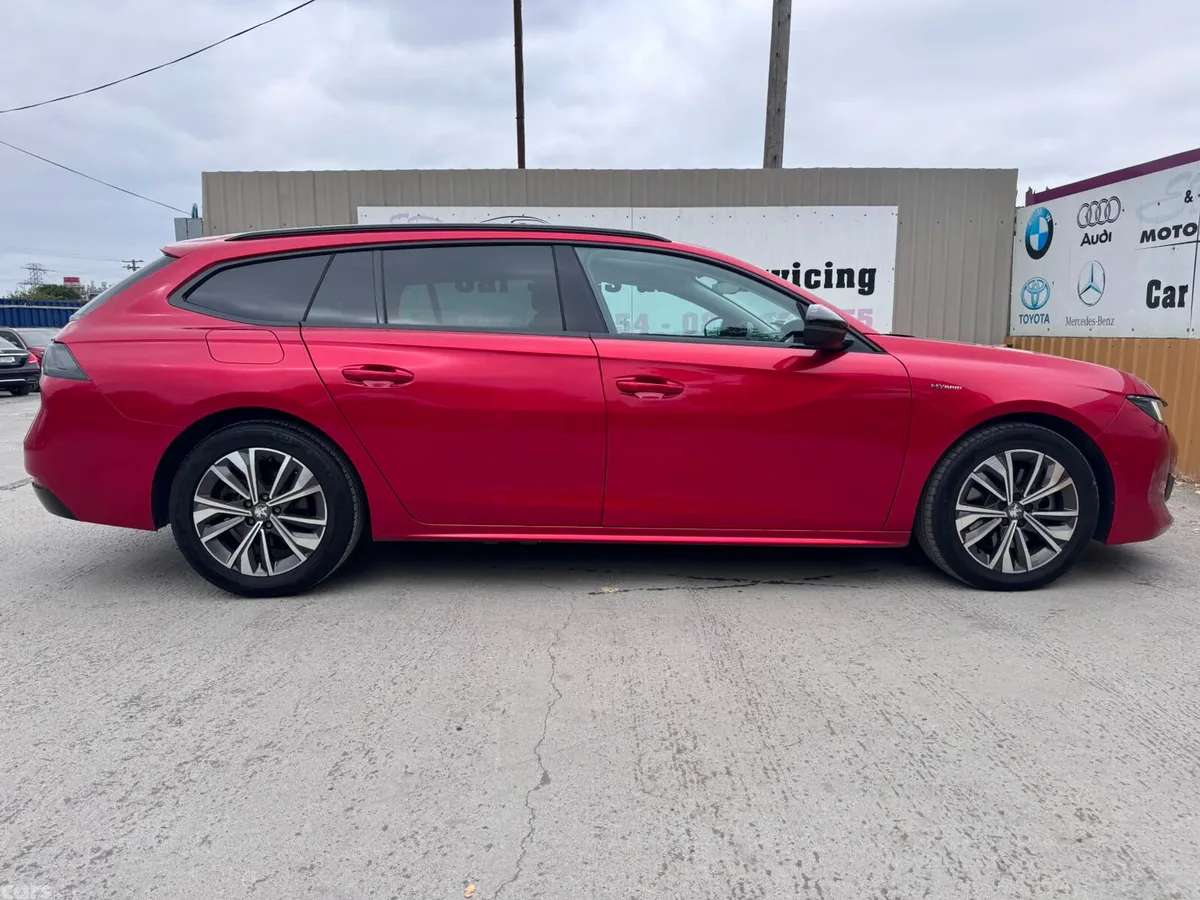 Peugeot 508 Estate/Jeep, Petrol Plug-in Hybrid, 2022, Red