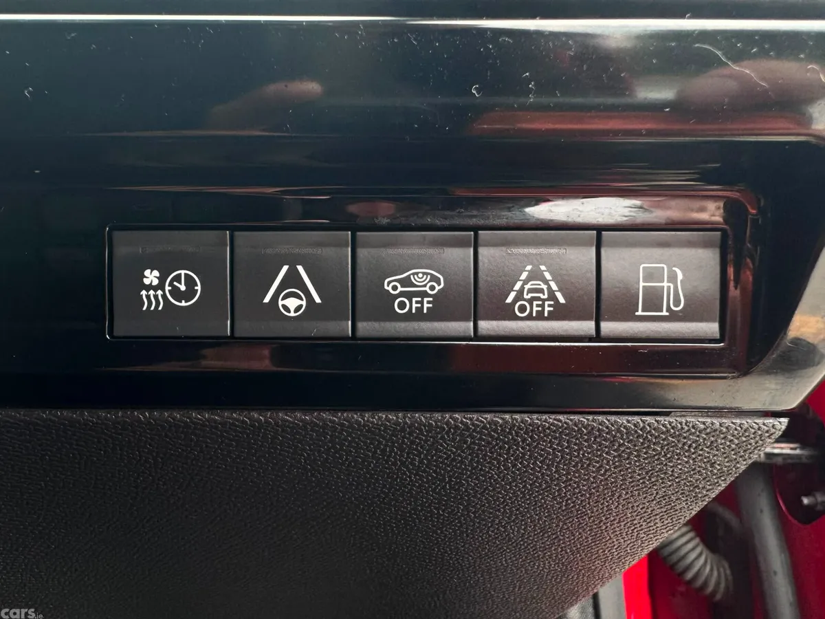 Peugeot 508 Estate/Jeep, Petrol Plug-in Hybrid, 2022, Red