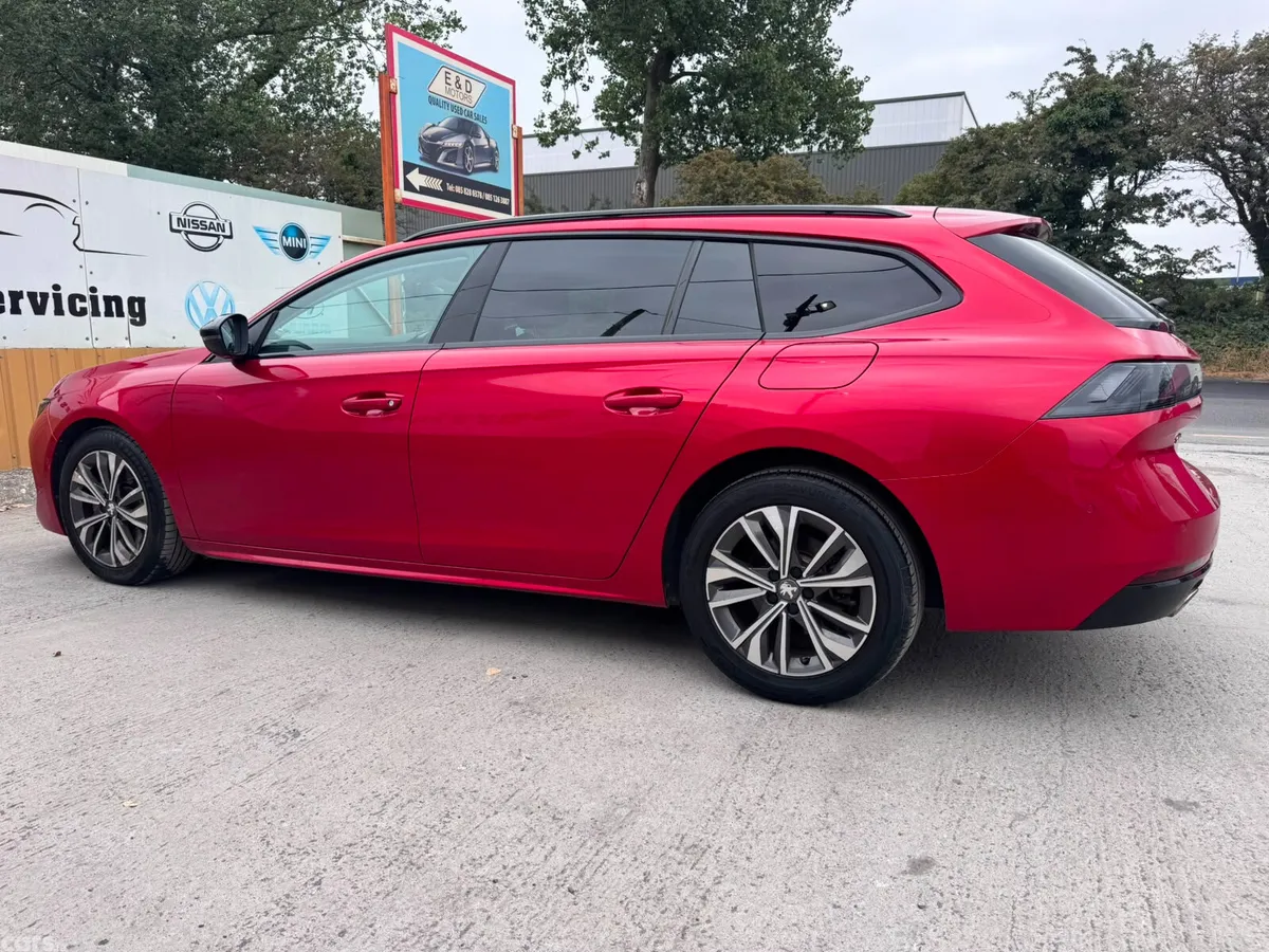 Peugeot 508 Estate/Jeep, Petrol Plug-in Hybrid, 2022, Red