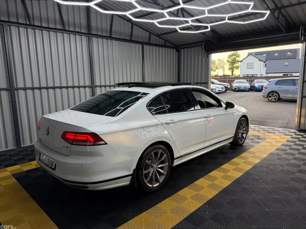 Volkswagen Passat Saloon, Diesel, 2017, White