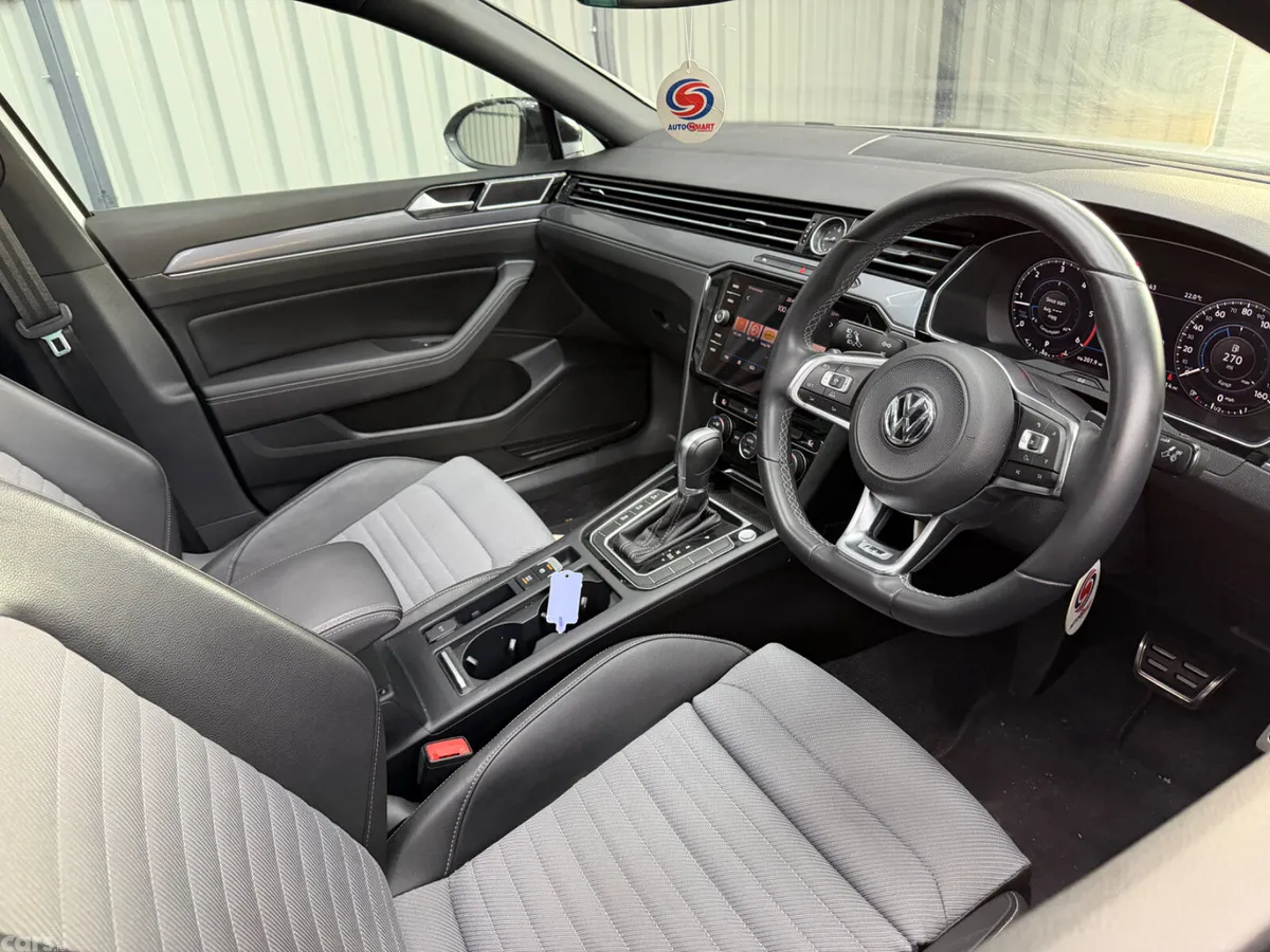 Volkswagen Passat Saloon, Diesel, 2017, White