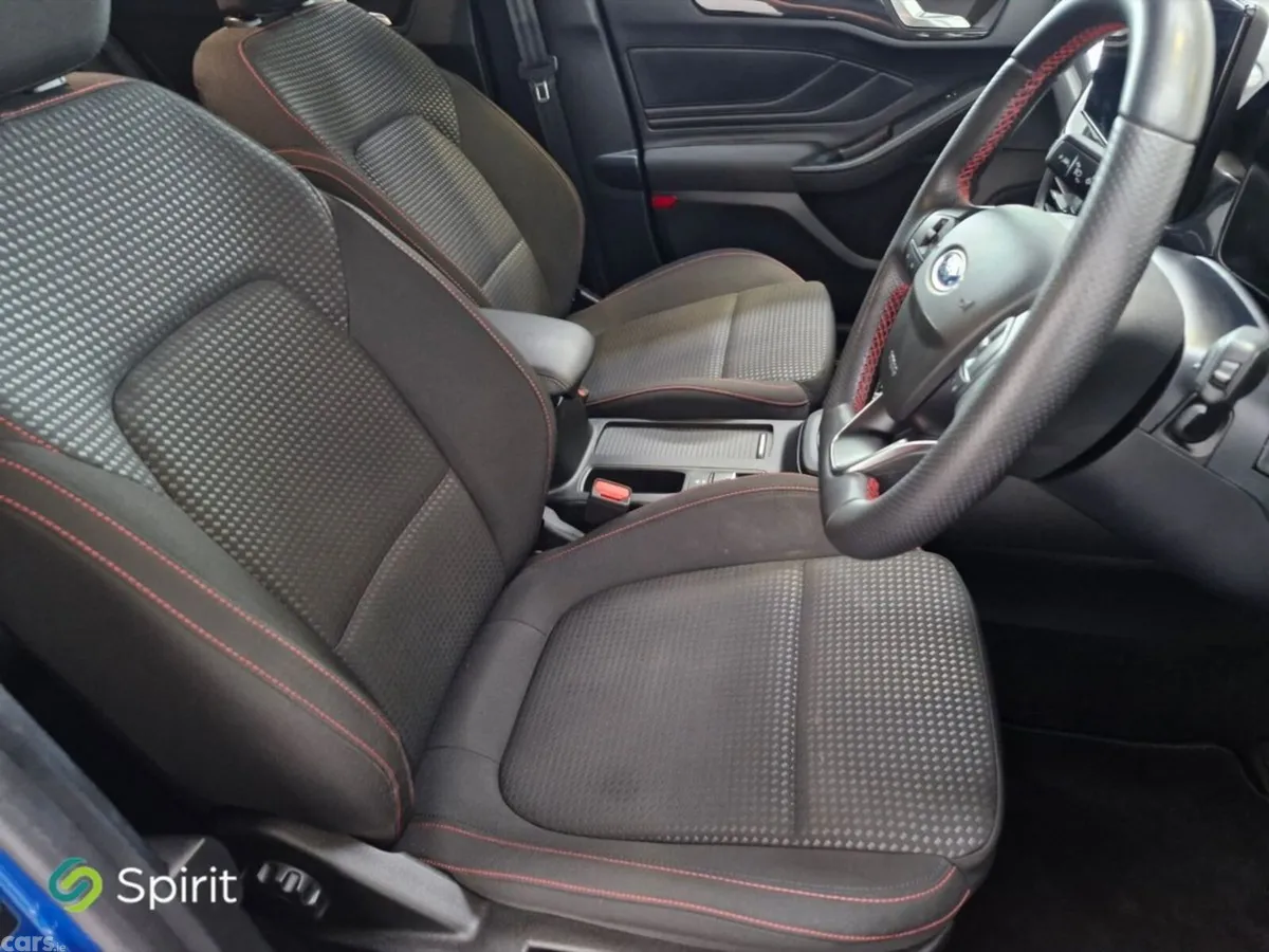 Ford Focus Hatchback, Petrol, 2022, Blue
