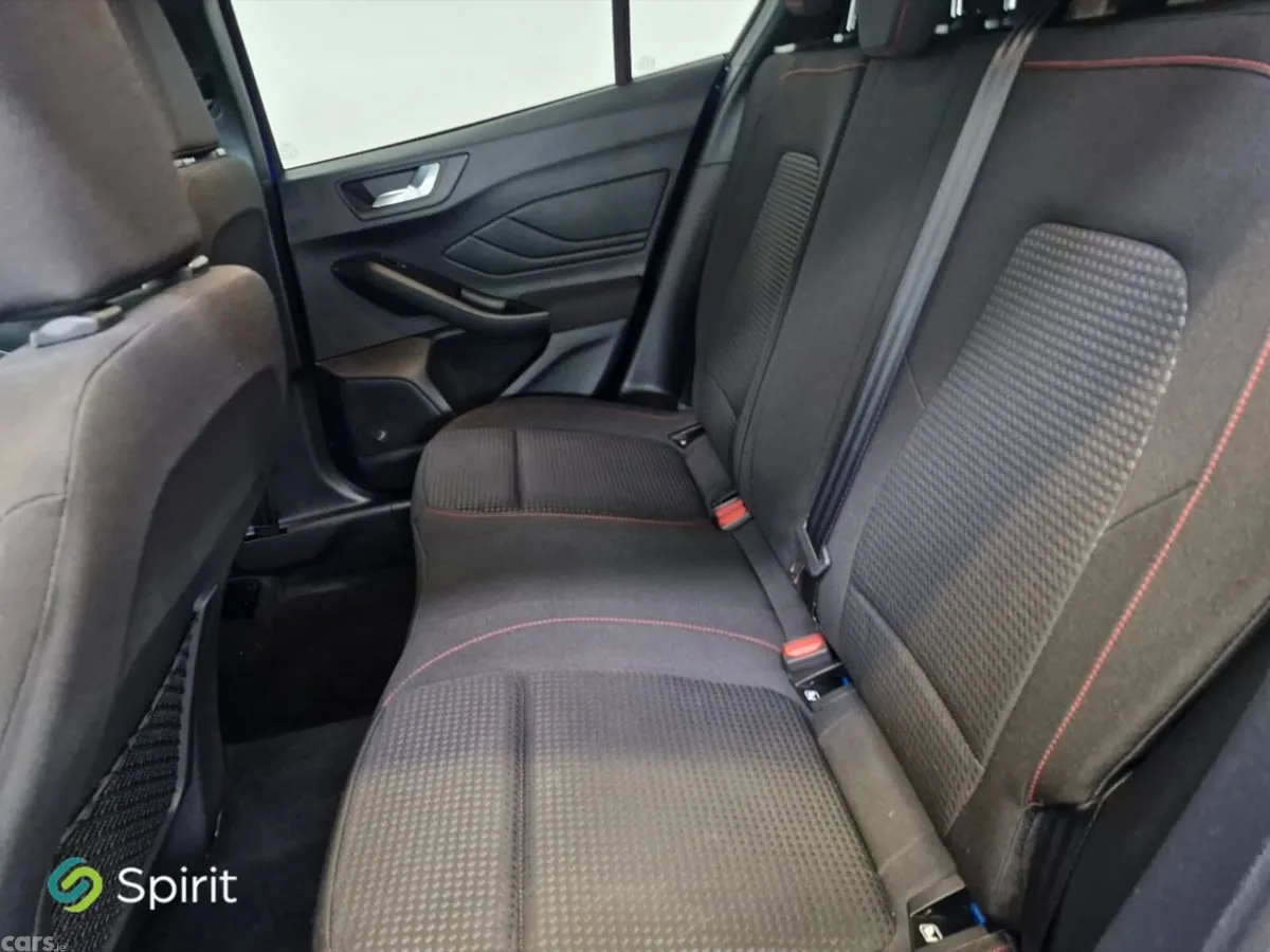 Ford Focus Hatchback, Petrol, 2022, Blue